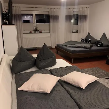 דירה Ferien Haus - Ferienwohnung Lorena ניוסטיפט אים סטובאיטל