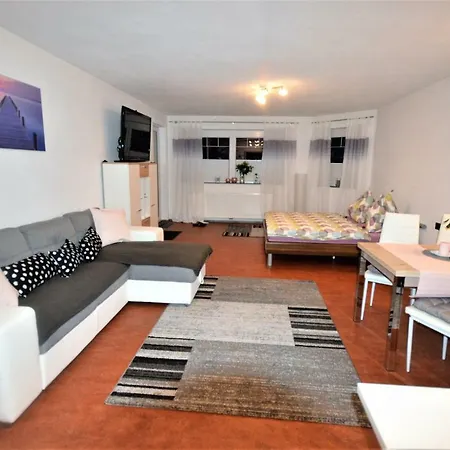Ferien Haus - Ferienwohnung Lorena Apartment *