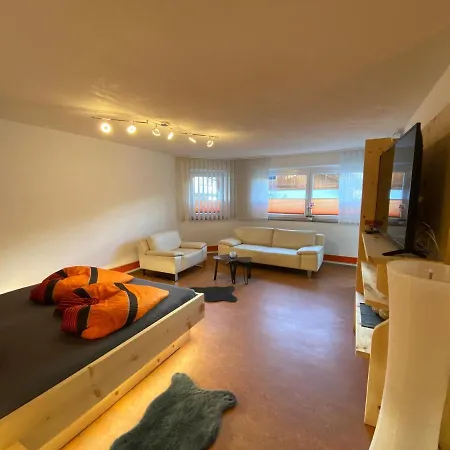Ferien Haus - Ferienwohnung Lorena 아파트 노이스티프트임스튀바이탈