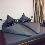 アパート Ferien Haus - Ferienwohnung Lorena ノイシュティフト・イム・シュトゥーバイタール